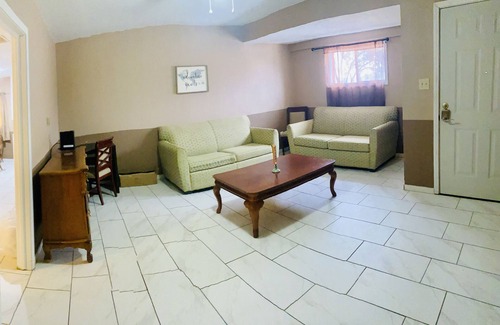 Big Spring House | Spacious 4 bedroom 2 bath 6th st !