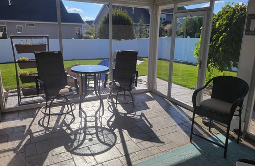 De Pere House | Spacious 4-bedroom, 3.5 bath house, 7 miles from Lambeau, for upcoming NFL draft