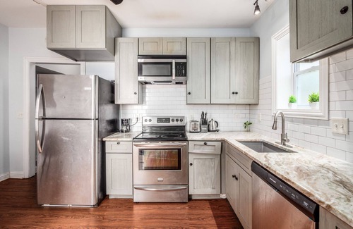 Olde Towne East House | Spacious 4-bedroom 3 baths in 2 story townhome in Old Towne East w/Game Room
