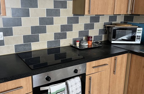 Limehouse Apartment | Spacious 4-bedroom apartment in London with WiFi