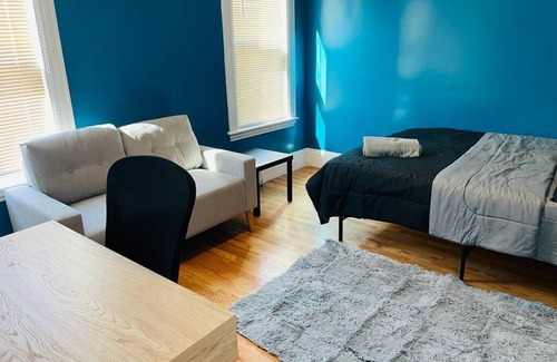 Columbus Park - Andrew Square Apartment | Spacious 4-bedroom apartment with AC, WiFi in charming Boston