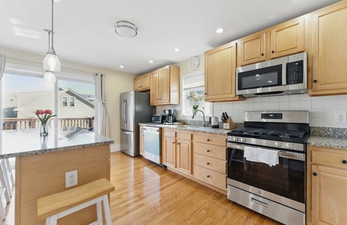 Dorchester Apartment | Spacious 4-bedroom apartment with AC, WiFi in enjoyable Boston