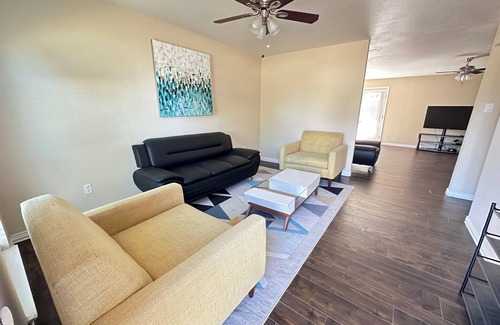 Cedar Hill House | Spacious 4-bedroom bungalow in lovely Cedar Hill with AC close to hwy 67