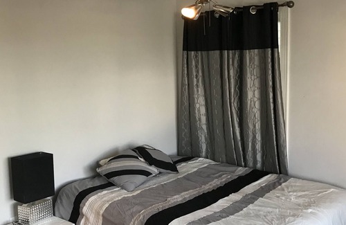 Ward Hill Apartment | Spacious 4 Bedroom Beach House Salisbury Beach