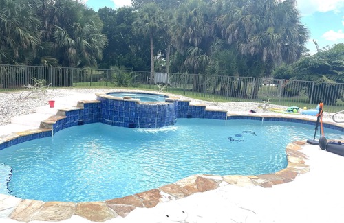 Lake Worth House | Spacious 4-bedroom country house in charming Wellington with WiFi, AC