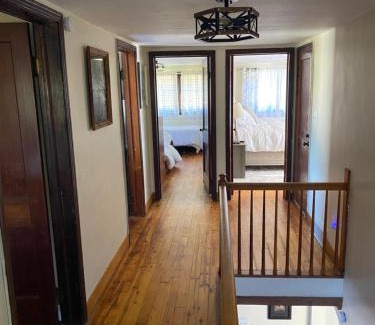 Flinton House | Spacious 4 bedroom Cottage close to Glendale Lake and State Park