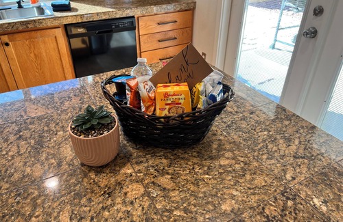 Indio House | Spacious 4-bedroom estate in charming Indio with AC, fitness room