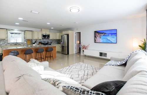 Villas House | Spacious 4 bedroom Fort Myers house , Pool, great for Families, Sports or Golf!