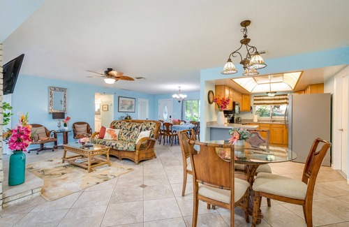 Clearwater House | Spacious 4 bedroom home ~ 2 King beds, heated pool, 15 mins to Clearwater Beach