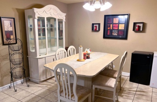Normal House | Spacious 4-Bedroom House Centrally Located in Lovely Huntsville