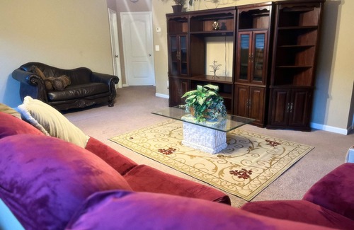 Normal House | Spacious 4-Bedroom House Centrally Located in Lovely Huntsville