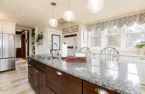 Northeast South Bend House | Spacious 4-Bedroom Home 1 Mi to ND Stadium!