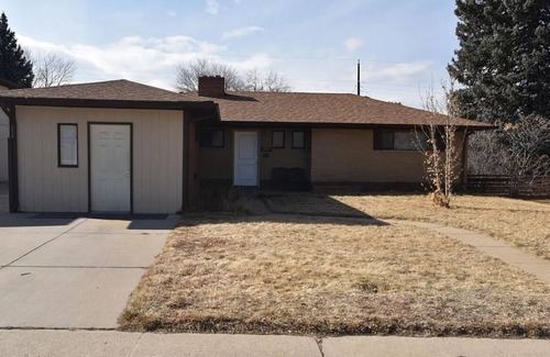 Englewood House | Spacious 4-bedroom house in charming Englewood with AC