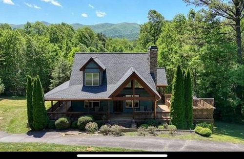 Hiawassee House | Spacious 4-bedroom house in serene Hiawassee with WiFi, AC