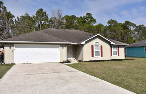 Kingsland House | Spacious 4 bedroom home - Big Yard!