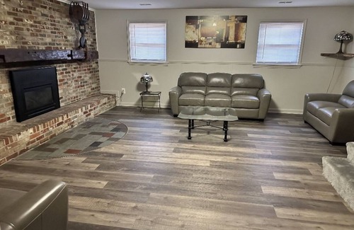 National Harbor House | Spacious 4-bedroom house in nice Oxon Hill with WiFi, fitness room