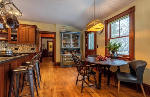 Woodstock House | Spacious 4-bedroom house in charming Woodstock