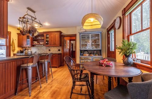 Woodstock House | Spacious 4-bedroom house in charming Woodstock