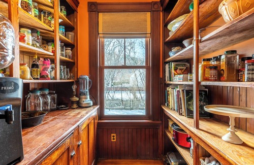 Woodstock House | Spacious 4-bedroom house in charming Woodstock