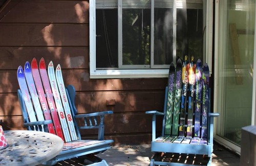 Bridgton House | Spacious 4 Bedroom Home ~ Moose Pond/Pleasant Mountain. Kids Love It Here!