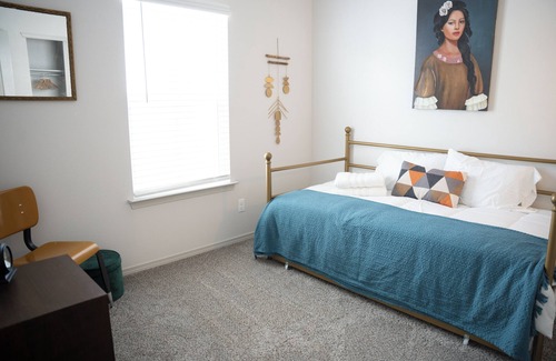 Biggs Field House | Spacious 4-bedroom home located in far East El Paso equipped with WiFi and AC