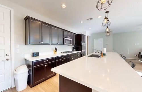 Gilbert House | Spacious 4-Bedroom Home in Follett Gilbert, AZ