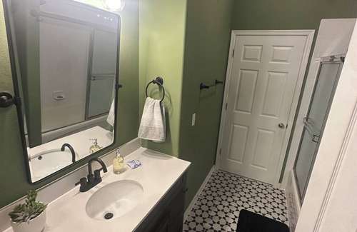 Four Corners House | Spacious 4-bedroom house close to Disney !