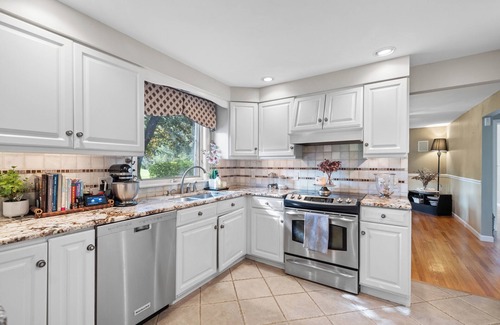 Cortland West House | Spacious 4-bedroom house with AC, WiFi in peaceful Cortland