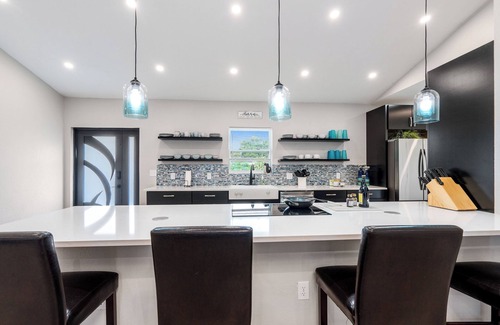 South Gate Ridge House | Spacious 4-bedroom house with POOL and WiFi in fabulous Sarasota