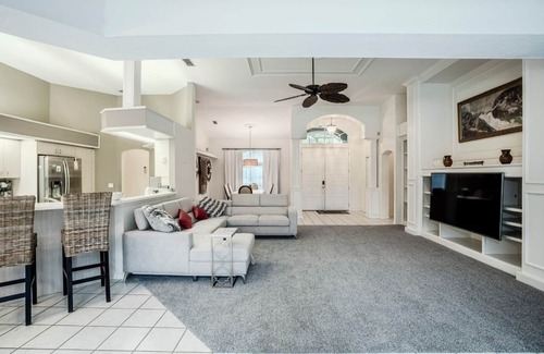 Bee Ridge House | Spacious 4-bedroom house with Heated Pool and lake view in sunny Sarasota