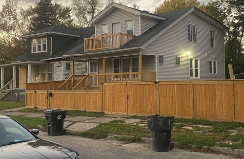 Detroit House | Spacious 4-bedroom house in delightful Detroit with WiFi, AC