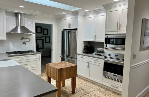 Jupiter House | Spacious 4-bedroom house in charming Jupiter/Tequesta Beach Theme