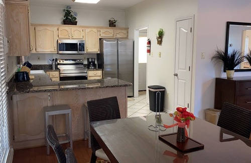 Harbor Town House | Spacious 4-bedroom House Perfect for Family weekend