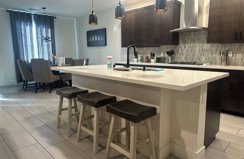 Lodi House | Spacious 4-bedroom house in superb Lodi with AC, WiFi