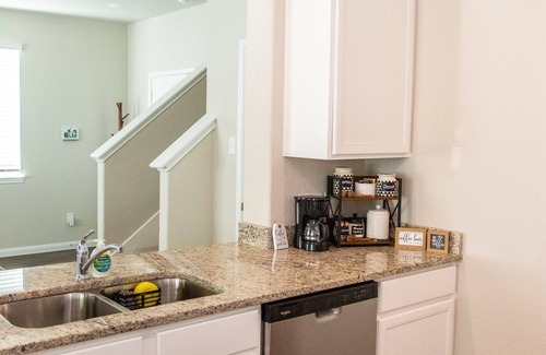 Conroe House | Spacious 4-bedroom house in beautiful Conroe with King Suite