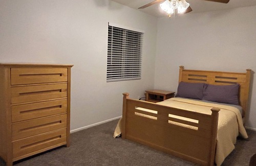 Eastvale House | Spacious 4-bedroom house in terrific Eastvale with WiFi, AC