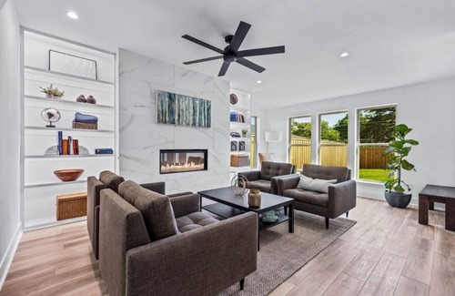 Oak Cliff House | Spacious 4-bedroom house with WiFi and AC in marvelous Dallas