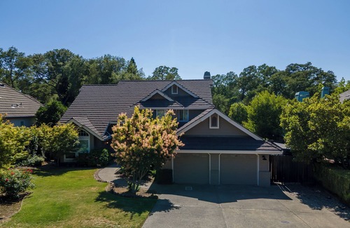 Folsom House | Spacious 4-bedroom house in Folsom near Sundhal Elementary School and the Lake.