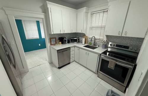 Midtown House | Spacious 4-bedroom house in delightful Edgewater, Miami with WiFi, AC