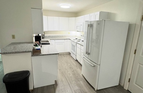 Oxford House | Spacious 4-bedroom house right at the Miami University Campus!