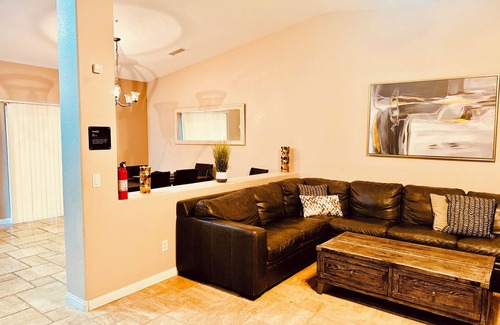 San Diego Country Estates House | Spacious 4-bedroom house in welcoming Ramona with AC, WiFiand built in ROMANCE !