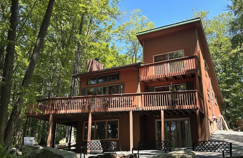 Lake Ariel House | Spacious 4 bedroom in Tranquil setting in The Hideout