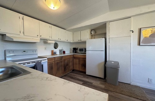 Lorenzo House | Spacious 4-bedroom mobile home with 6 beds