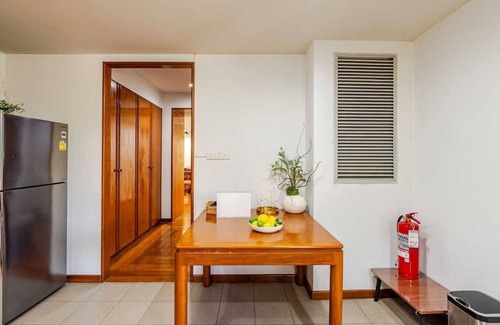 Asoke Apartment | Spacious 4-bedroom Penthouse.8 min to BTS. Next to Emsphere. Elevator+Wheelchair