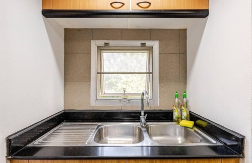 Asoke Apartment | Spacious 4-bedroom Penthouse.8 min to BTS. Next to Emsphere. Elevator+Wheelchair