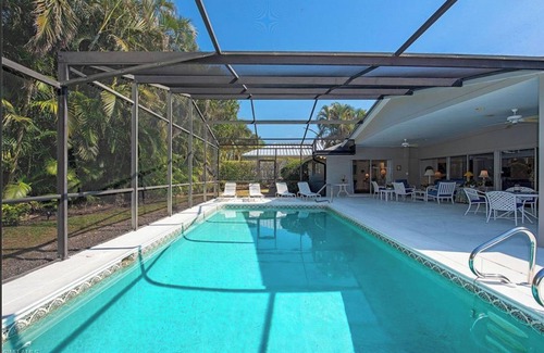 Moorings House | Spacious 4-bedroom pool house in Moorings neighborhood of Naples