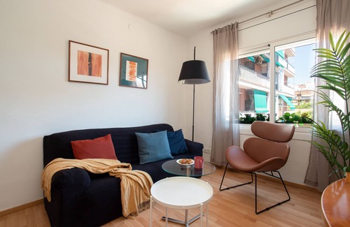 el Camp d'en Grassot i Gracia Nova Apartment | Spacious 4-Bedroom Sagrada Familia View