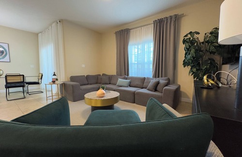 Kissimmee House | Spacious 4-bedroom townhome in brilliant Kissimmee with Private Pool
