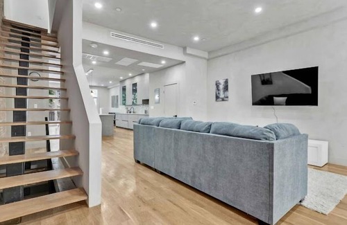 Bedford-Stuyvesant House | Spacious 4-bedroom townhome with WiFi and AC in marvelous Brooklyn