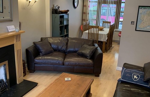 Queens Quarter House | Spacious 4-Bedroom Townhouse in Prime South Belfast Location